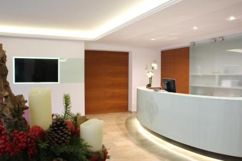 Hotel Alhartinger Hof - Lobby - 3