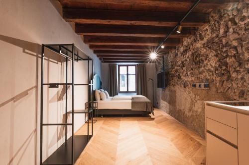 H5 Grauer Bar Studios & More - Facilities - 2