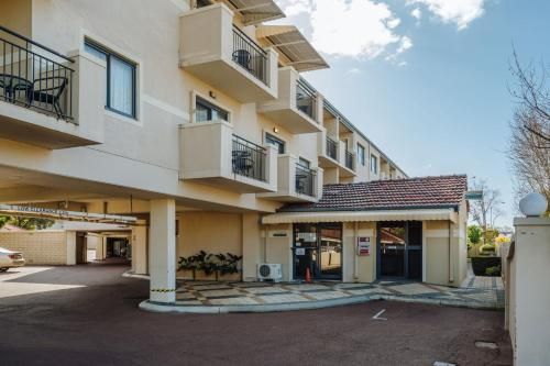 Canning Bridge Auto Lodge - Entrance - 2