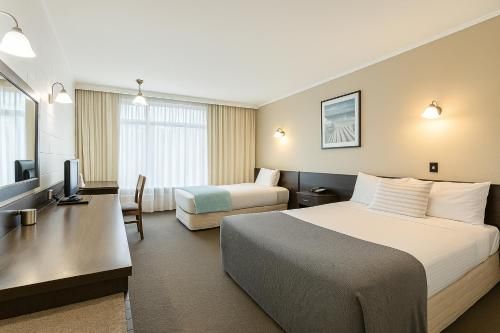 West Coaster Motel - Bed - 4