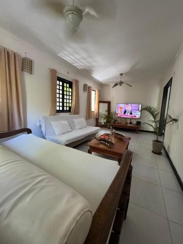 Pousada Recanto da Mata - Shared lounge/TV area