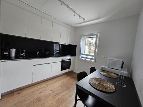 Private & Shared Stays in Lausanne photo 3