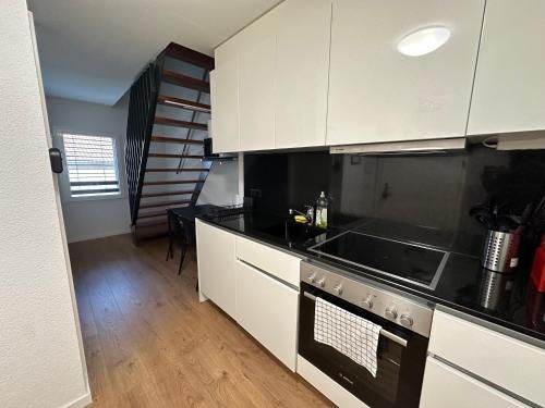 Private & Shared Stays in Lausanne photo 4