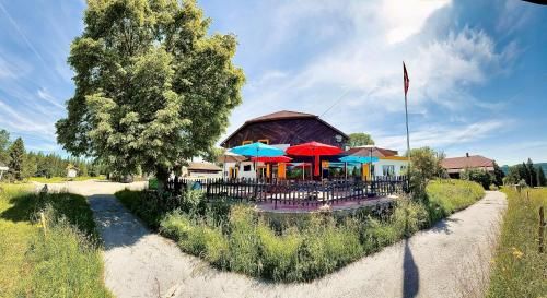 Hotel Restaurant Les Cernets, "Val-de-Travers" - Surrounding environment