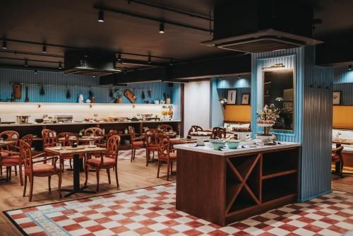 Hotel Puerta del Sur - Food and beverages