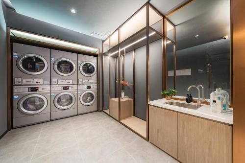 Atour Hotel Guangzhou Pazhou Convention and Exhibition Center Information Port main photo