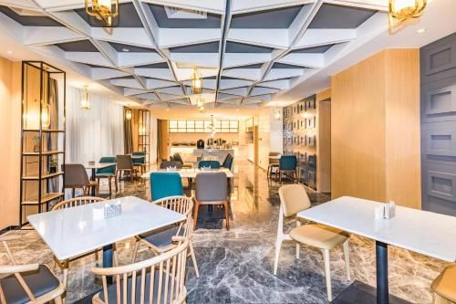 Atour Hotel Guangzhou Jiangtai Road Metro Station photo 2