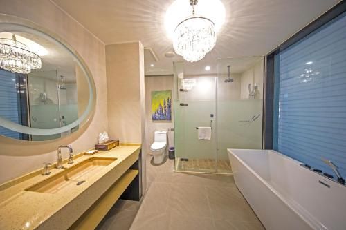 Lavande Hotels Taixing Jiangping Road Yangguang Yipin photo 2