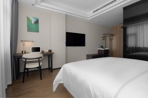 Bird's Nest Hotel main photo