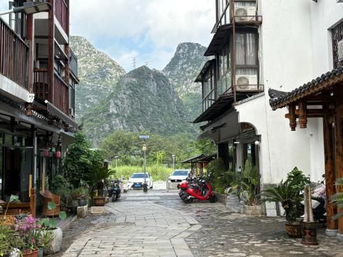 Serene Vale Inn-Free pick up train station stay two nights main photo