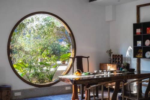 Serene Vale Inn-Free pick up train station stay two nights photo 5