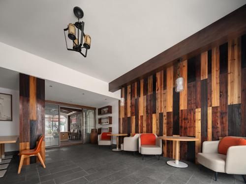 Serene Vale Inn-Free pick up train station stay two nights photo 4