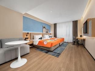 Country Inn & Suites Beijing West Railway Station North Square main photo