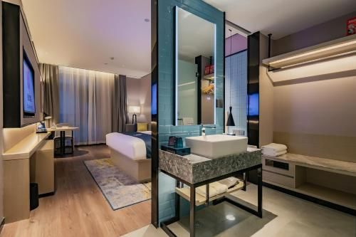 Echarm Hotel Xi'an Big Wild Goose Pagoda Datang Nocturnal City Branch main photo