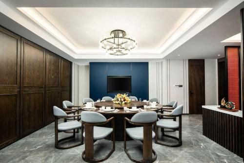 Mehood Lestie, Maoming High-speed Railway Station photo 2