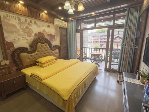 Fenghuang Xiangyun Pavilion Boutique Riverside B&B main photo