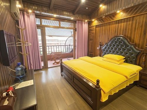 Fenghuang Xiangyun Pavilion Boutique Riverside B&B photo 3
