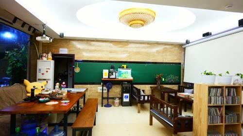 Border Town International Youth Hostel Fenghuang Ancient City Bar Street Branch photo 3
