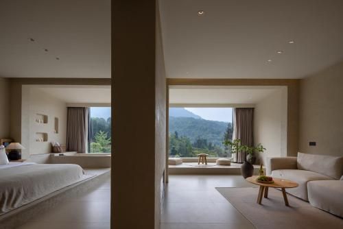 Twilight Cloud Spring Tree Private Hot Spring Homestay Bifengxia Panda Base Store photo 2