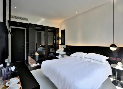 Wuzhen Yinshuxiangshe Design Hotel Xizha Scenic Area South Gate Branch photo 2