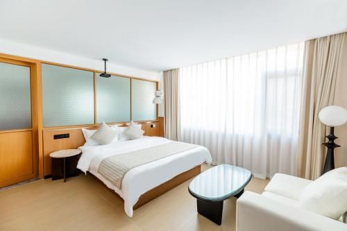 Tuji Lane and Fanghe Homestay (West Street Kaiyuan Temple Branch) main photo