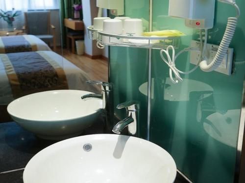 Vatica Hefei Lujiang Road Hotel photo 2