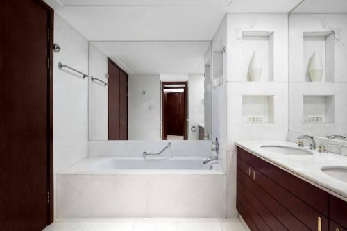 Courtyard by Marriott Shanghai Fengxian - Bathroom - 2