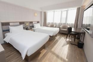 Home Inn Plus Chengdu Chunxi Road Sichuan University Xin'nanmen Metro Station photo 2