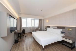 Home Inn Plus Chengdu Chunxi Road Sichuan University Xin'nanmen Metro Station main photo