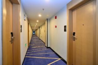 Yilong Yitang Hotel Kunming Railway Station Joy City Center photo 2