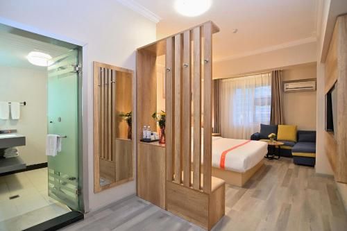 Yilong Yitang Hotel Kunming Railway Station Joy City Center main photo