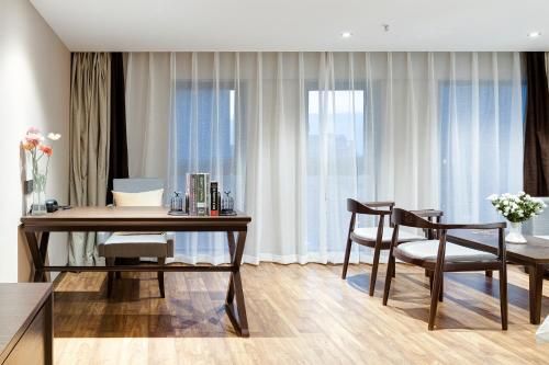 Jiayoulong Hotel, Chenggong District, Kunming main photo