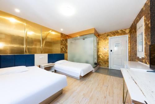 Hello Light Hotel Hankou Railway Station Flagship Store photo 5