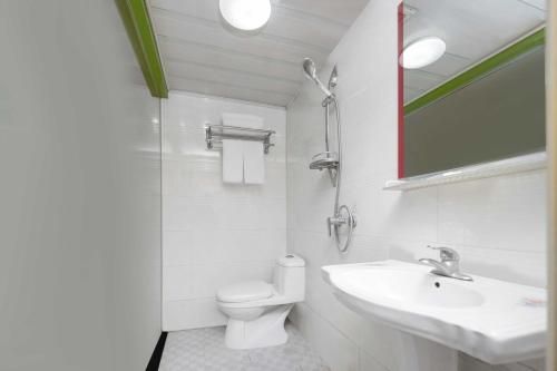 Hello Light Hotel Hankou Railway Station Flagship Store photo 2