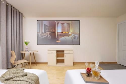 Hello Light Hotel Hankou Railway Station Flagship Store photo 4