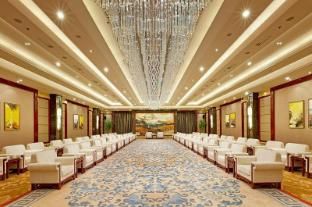 Empark Grand Hotel Ningbo photo 2