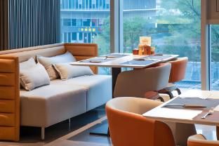 UrCove by Hyatt Nanjing South Railway Station - Interior view - 3