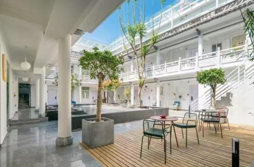 Dali Ancient Town Center White Day Youth Hotel photo 2
