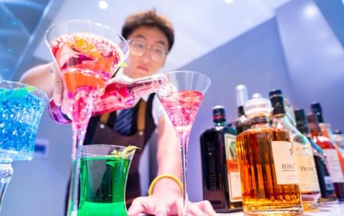 Four Seasons Yijing Hotel - Nightclub - 4