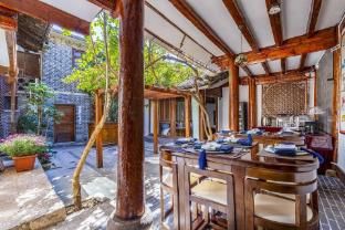 Floral Hotel·Lijiang Yuebanwan Light Luxury Homestay photo 3