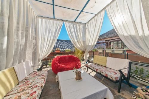Lijiang Luming Beiqiu Forest Garden Private Villa-Deer inn - Balcony/terrace - 3