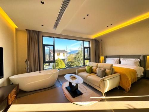 Lijiang Painted Mountain Cloud House Boutique B&B photo 2