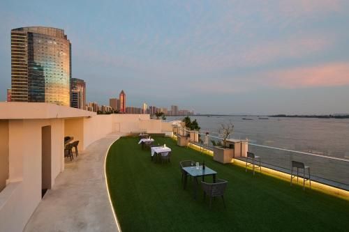 Floral Luxury Wuhu Lake Art Hotel photo 3