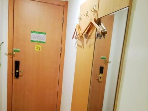 Vatica Xuzhou Suining Bus Station Building Materials City Hotel photo 2