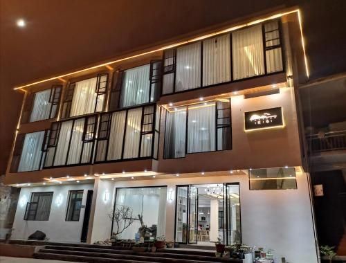 Zhangjiajie Southgate Flower Garden Lodge at the Park Entrance photo 4