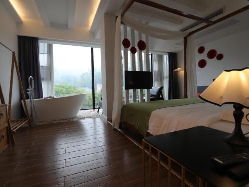 Zhangjiajie Southgate Flower Garden Lodge at the Park Entrance photo 2