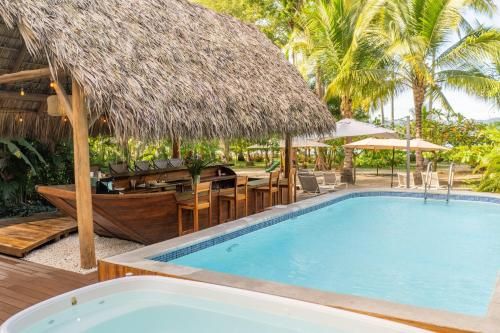 Isla Chiquita Glamping Hotel - Surrounding environment - 1