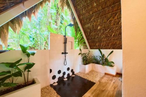 Hotel Shawandha Costa Rica - Bathroom - 1