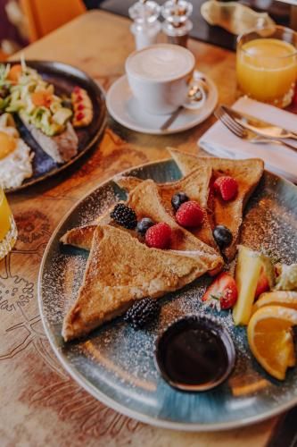 Hotel Lux - Food and beverages - 2