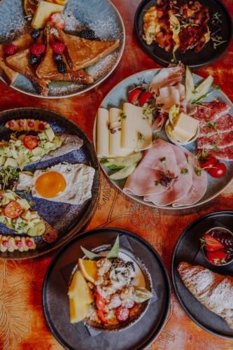 Hotel Lux - Food and beverages - 1